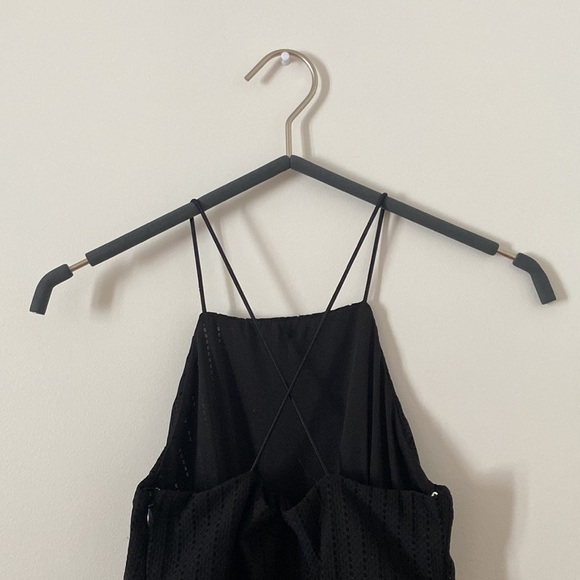 Black pouffy dress with crossed spaguetti strap - Picture 5 of 6